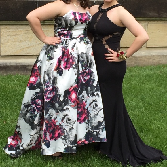 Prom dress - Picture 3 of 4